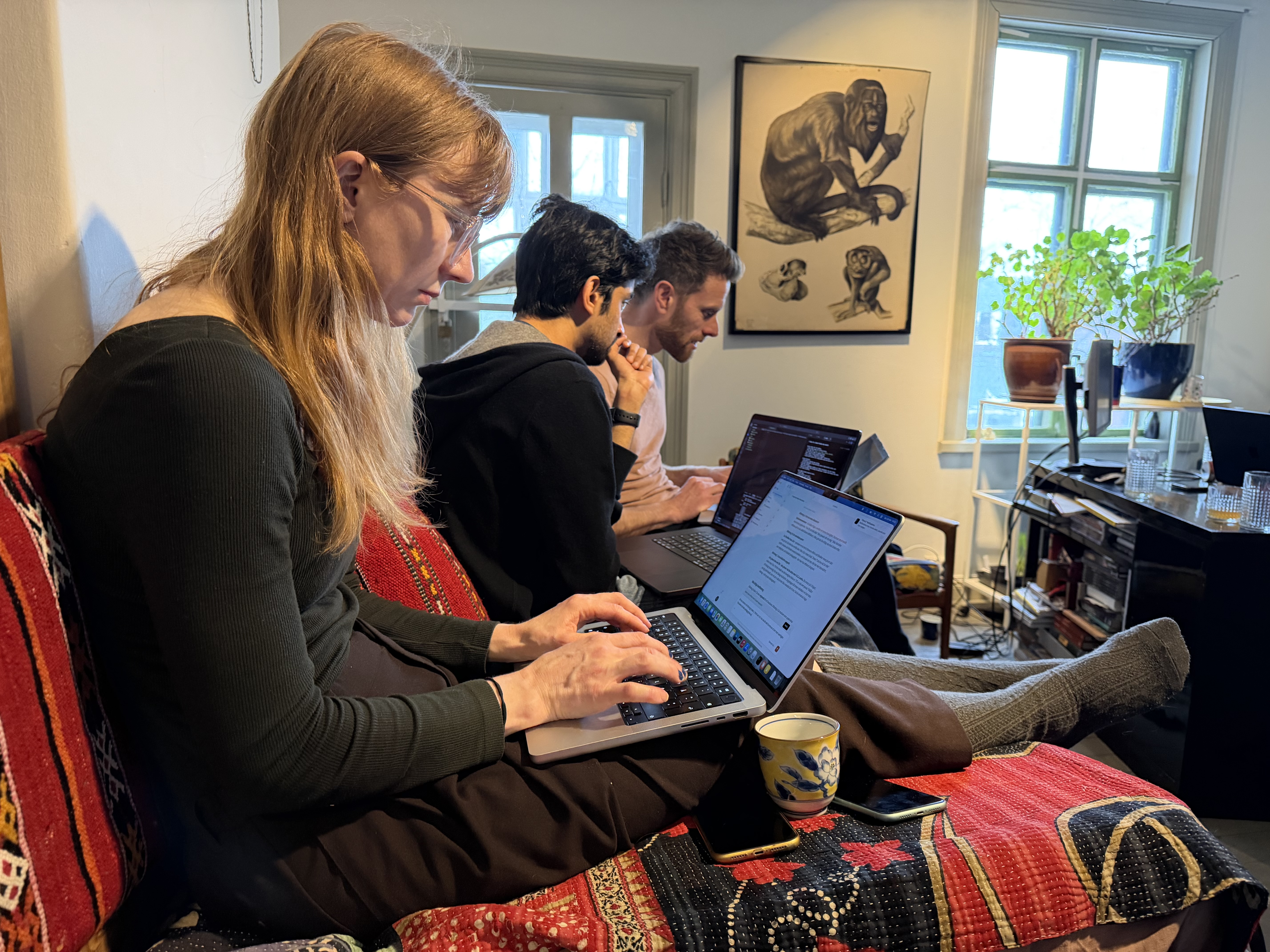 Grupp som jobbar med AI